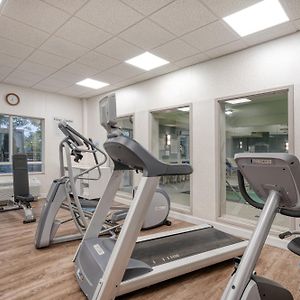 Holiday Inn Express Hotel & Suites Ottawa Airport By Ihg